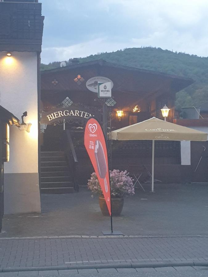 Hotel Restaurant Bauernstube Eschenburg ภายนอก รูปภาพ