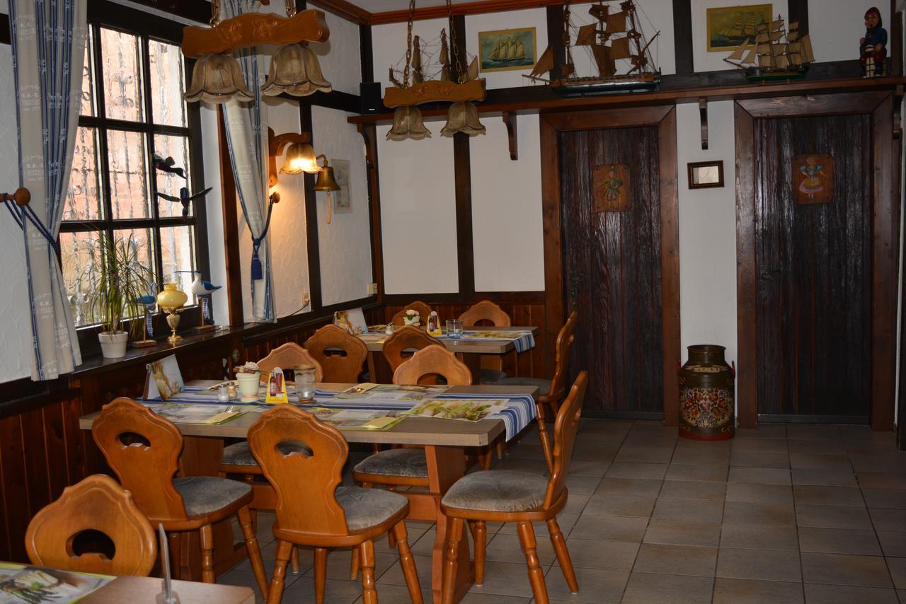 Hotel Restaurant Bauernstube Eschenburg ภายนอก รูปภาพ